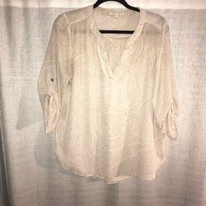 **CHAUS** quarter length sleeve blouse